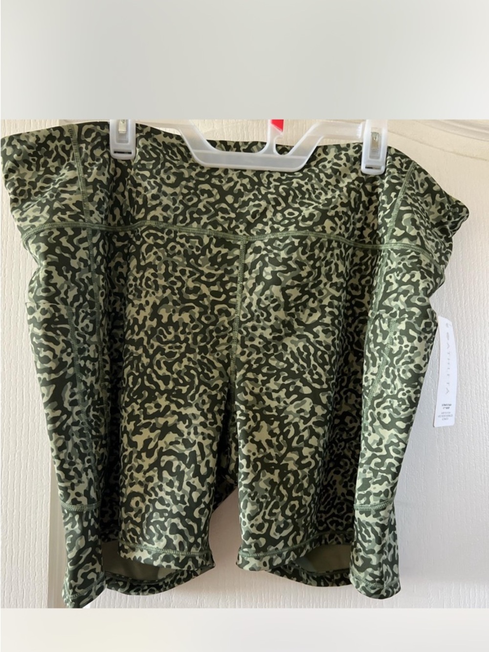 NWT Athleta Ultimate Stash 11 7’ short 3X